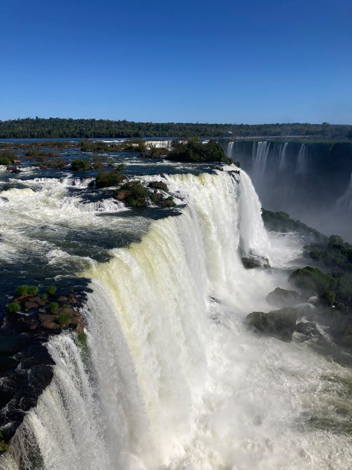 Água despencando nas Cataratas do Iguaçu